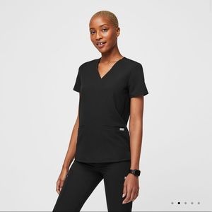 Figs scrubs black size small three pocket casma top